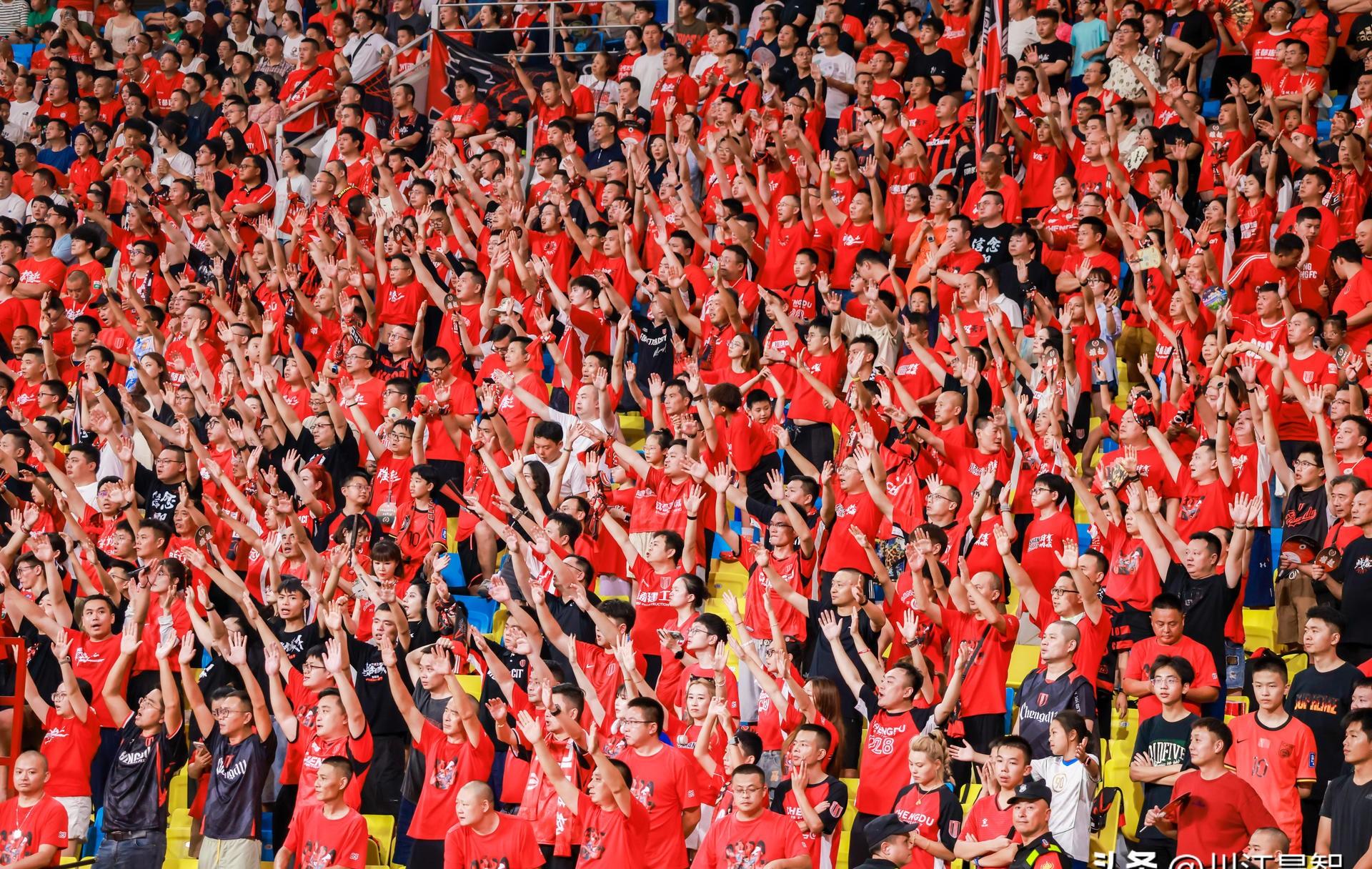 开云APP太狠了！赛前山东泰山调整名单以备荷甲转折点奥兰多魔术豪取连胜，勒沃库森清晨再遭质疑的简单介绍